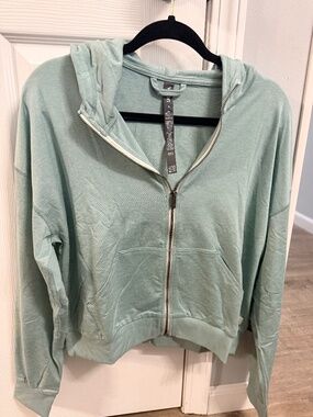 NWT Vuori Halo Modern Full Zip Hoodie - Sea Spray Heather size Medium